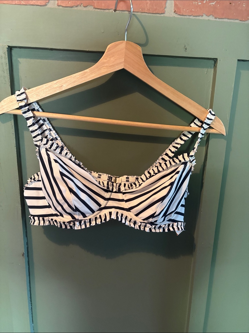 Tory Burch Black & White Striped Women’s Shorts Set - Picture 5 of 6